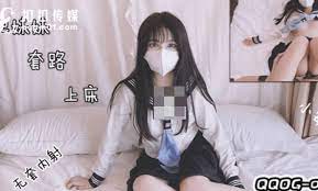 中国制服妹抖M男友 骑脸玩弄大雕还要被JK短裙摩擦